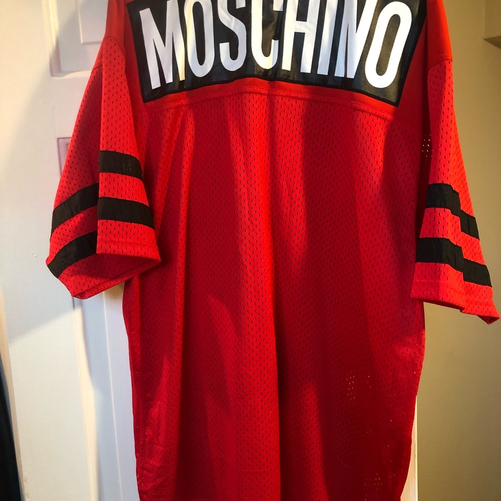 Moschino Jersey form limited H&M collection